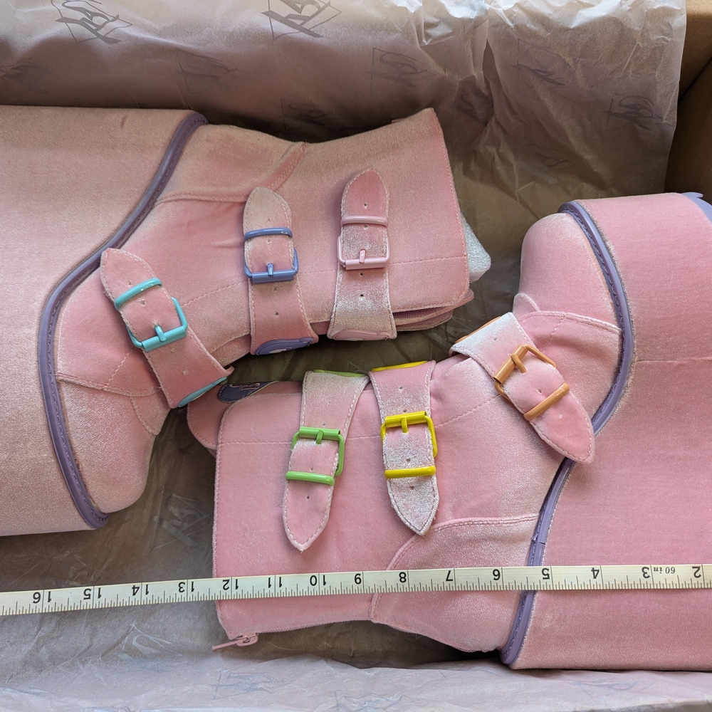YRU Carebear Pink Velvet Boots, Dune Lo Care Bears Size 10M - Picture 7 of 9